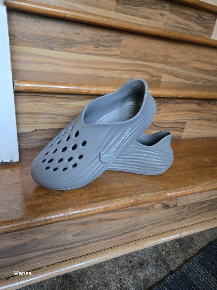 Nike Rejuven8 Clogs
