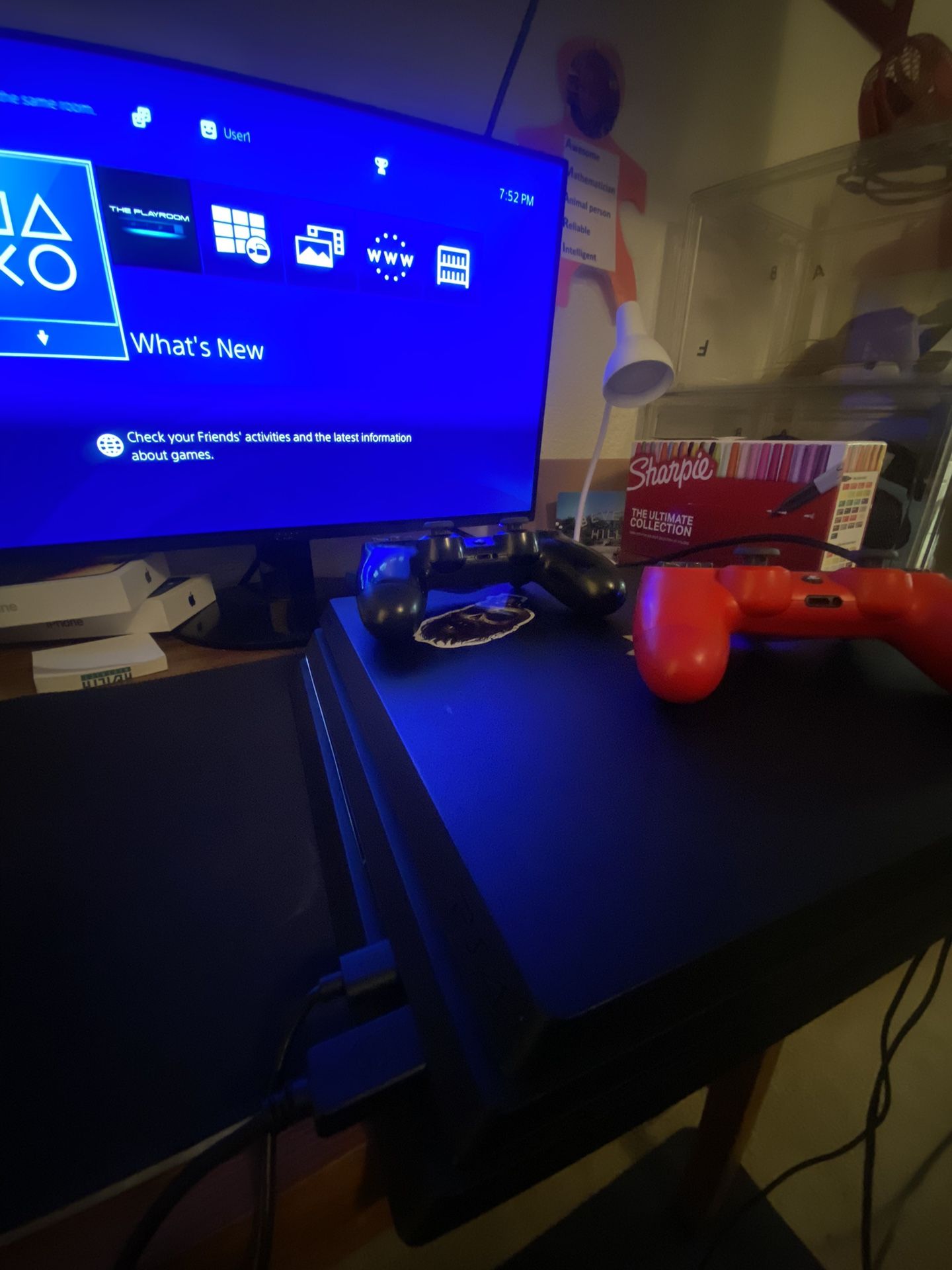 Ps4 Pro And 2 Controllers 80$