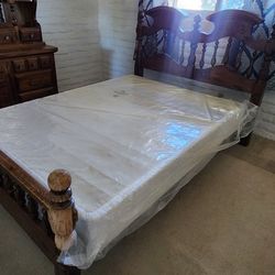 Vintage Bedframe, MUST GO