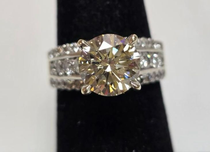 Ladies diamond wedding ring #16089