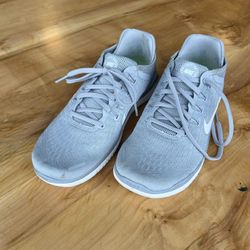 Nike Women’s Shoes Size 8