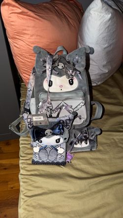 Caromi hello Kitty bag with wallet and neck case for holding phones money