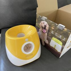 New Ball Launcher Dog Toy 