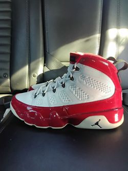 Jordan size 9 Gym Red