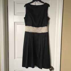 EUC Just Taylor elegant dress size 6
