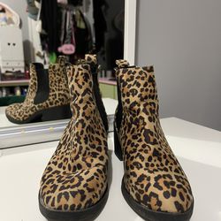 Women’s Cheetah Print Boots