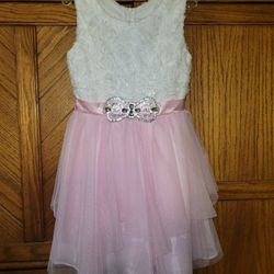 Girl's Size 7 Fancy Dress With Rhinestone Embellishment At Waist PRICE IS firm 