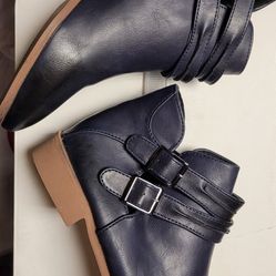 Size 11 Women Boots.