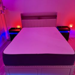 Moving Out Sale! - Queen Bedroom Set For Sale 