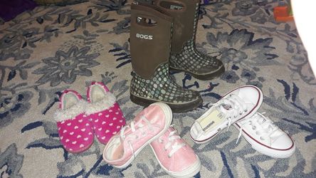 Size 10/11 girls shoes