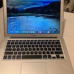 Apple Macbook 13.3” Retina