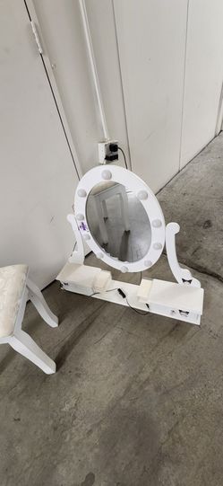 Vanity mirror with lights and Stool for kids