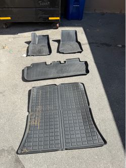 Black Rubber All-Weather Car Floor Mat Set for Tesla model Y