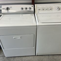 NICE CLEAN KENMORE WASHER AND DRYER SET 