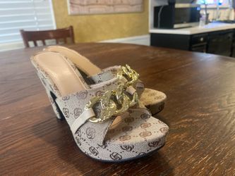 Cute Heel Sandals - size 9 - new