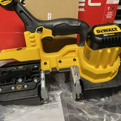 DEWALT 20V HEAVY DUTY CORDLESS  BAND SAW#DCS371  New out the box  never used  ((( tool only )))