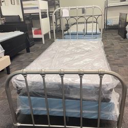 Ashley Queen Metal Frame 