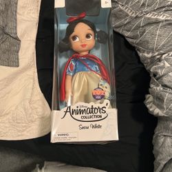 Snow White Collectible Doll