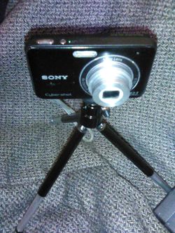 Sony Cyber-shot 4x optical zoom 12.2 megapixels camera with tripod and charger. Works very well