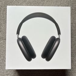 Black Apple Airpods Maxes