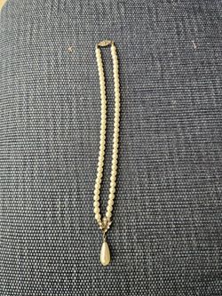 VINTAGE FAUX PEARL NECKLACE