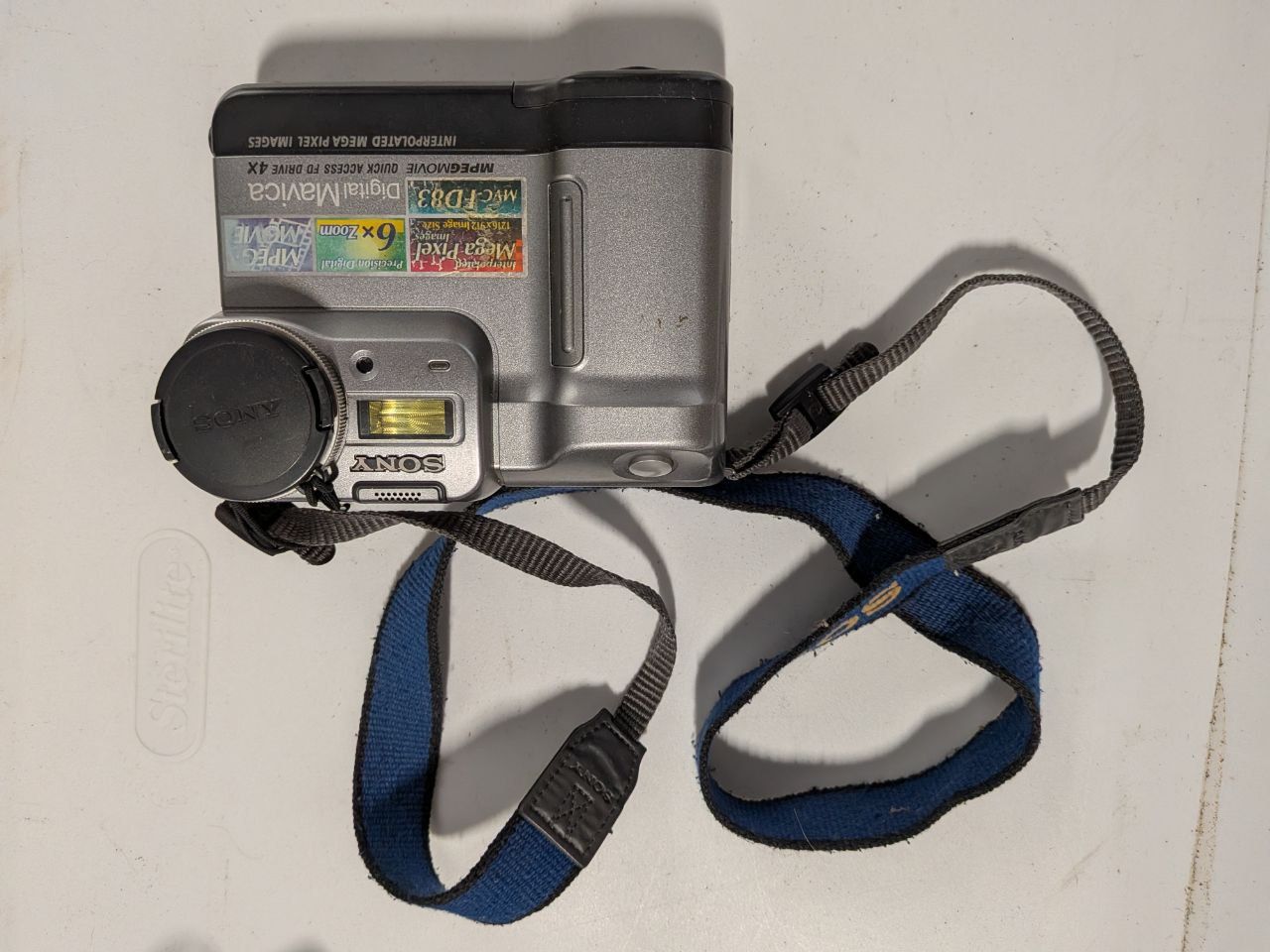 Sony Digital Camera Mega Pixel Memory Stick – Battery Not Charging – AS IS