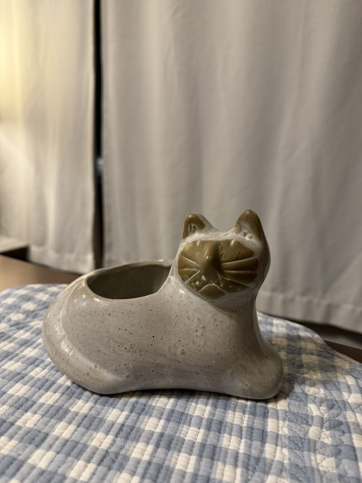 Vintage 1970's David Stewart Lion's Valley Stoneware Pottery Cat Planter MCM 11"