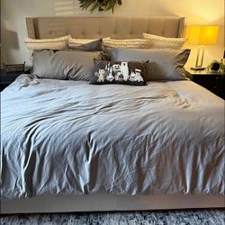 King bed (FREE 24H DELIVERY AND SETUP)