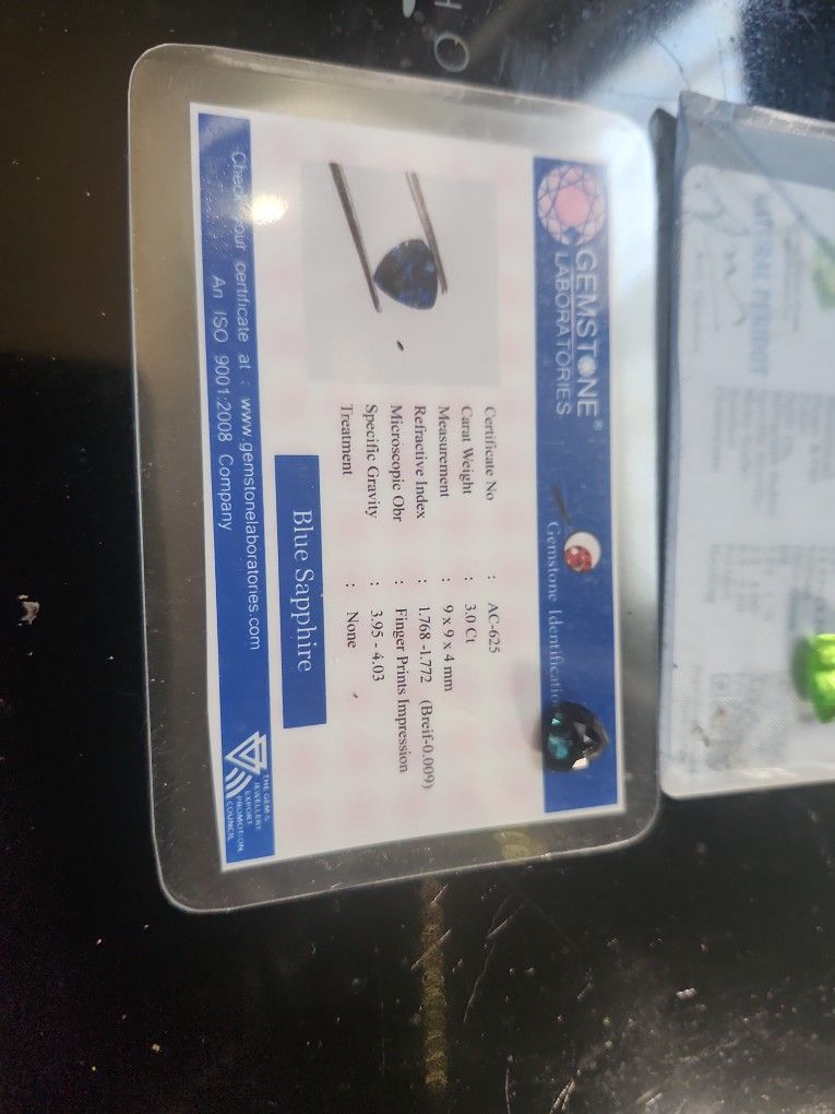 Royal Blue Nat Sapphier 3ct