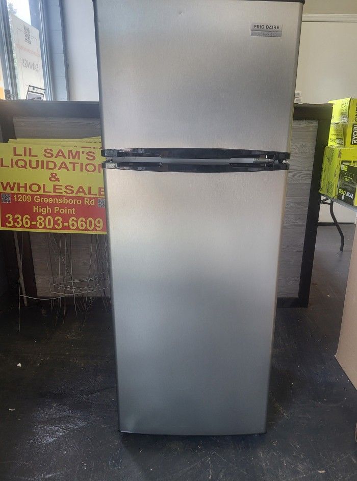 Refrigerator for Sale
Frigidaire 7.5 Cu. Ft. Refrigerator
(Making Way For New Inventory Sale)