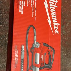 Milwaukee M18 Grease Gun