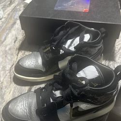 Girls sneakers size 3