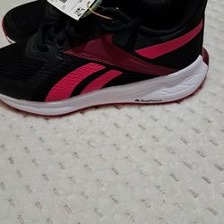 Reebok Sneakers Women Size 7.5  New 