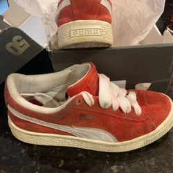 Red Suede Kids Pumas Size 2 Y