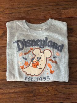 Disneyland Halloween sweater(Read)