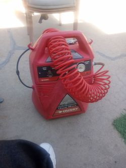Good husky 1.5 gal air compressor works great