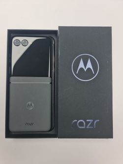 Free Motorolla Razr 5G 