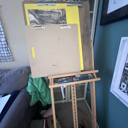 Easel In excellent Condition