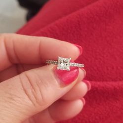 One Crate Diamond Engagement Ring 