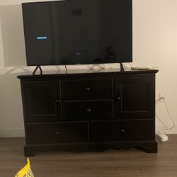 Dresser/TV stand