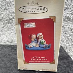 Hallmark A Gift For Raggedy Ann Clip On Ornament  W/Box & Card Rag Dolls 2003
