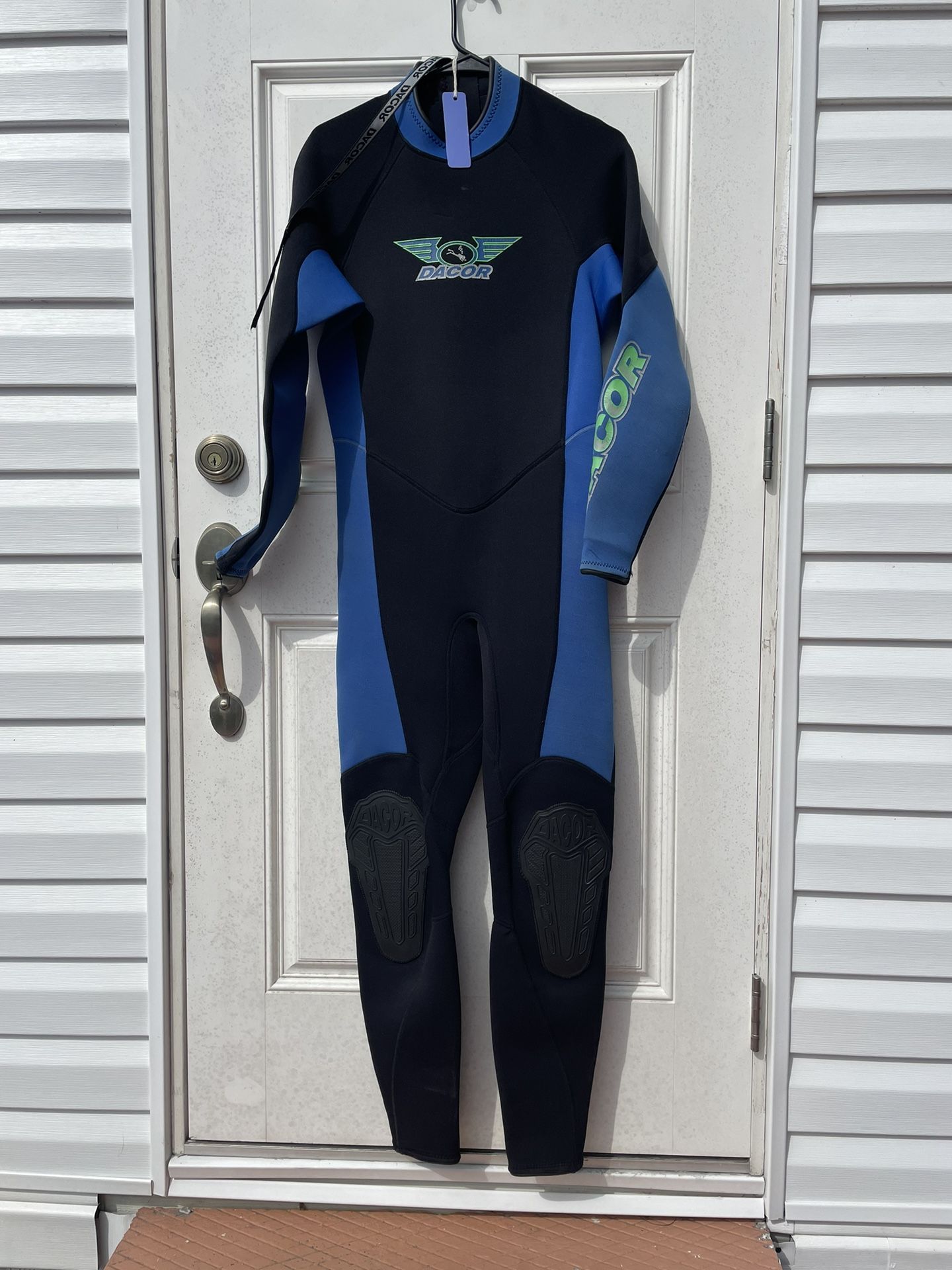 2 Wetsuits DACOR and HENDERSON for Sale in Fort Lauderdale, FL  display picture 1