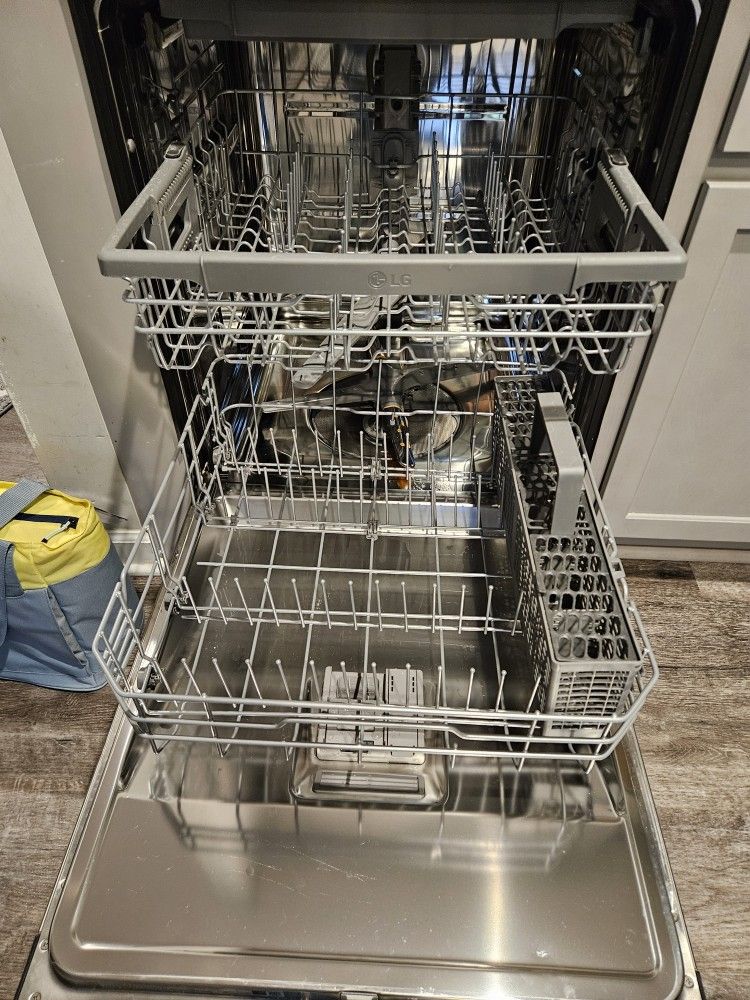 LG Quadwash Dishwasher 