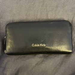 Calvin Klein Zip Around Wallet 