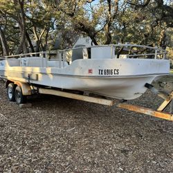 1976 19’ Deck boat 