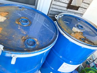 2 Metal drums