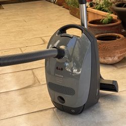 Miele Classic C1 Pure Suction Bagged Canister Vacuum, Graphite Grey - Portable, Household