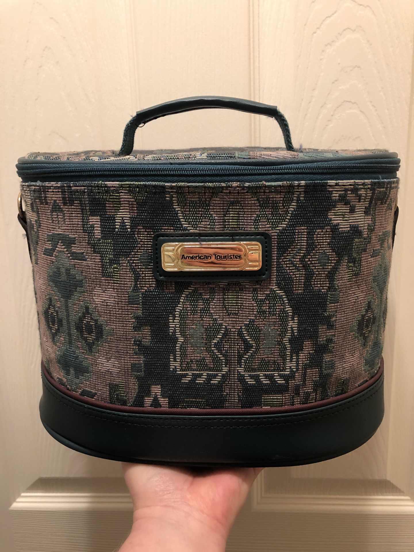 Vintage cosmetic carryon