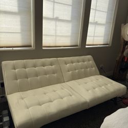 Reclinable Couch 