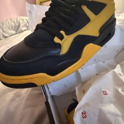 Nike Air Jordan 4 RM Men’s size 9/ Women’s Size 10.5